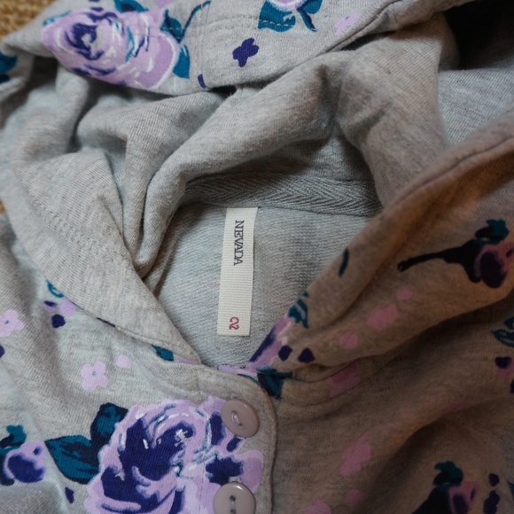 Girls Size 2 Nevada Grey Hooded Dress with Purple Roses - Picture 2 of 3